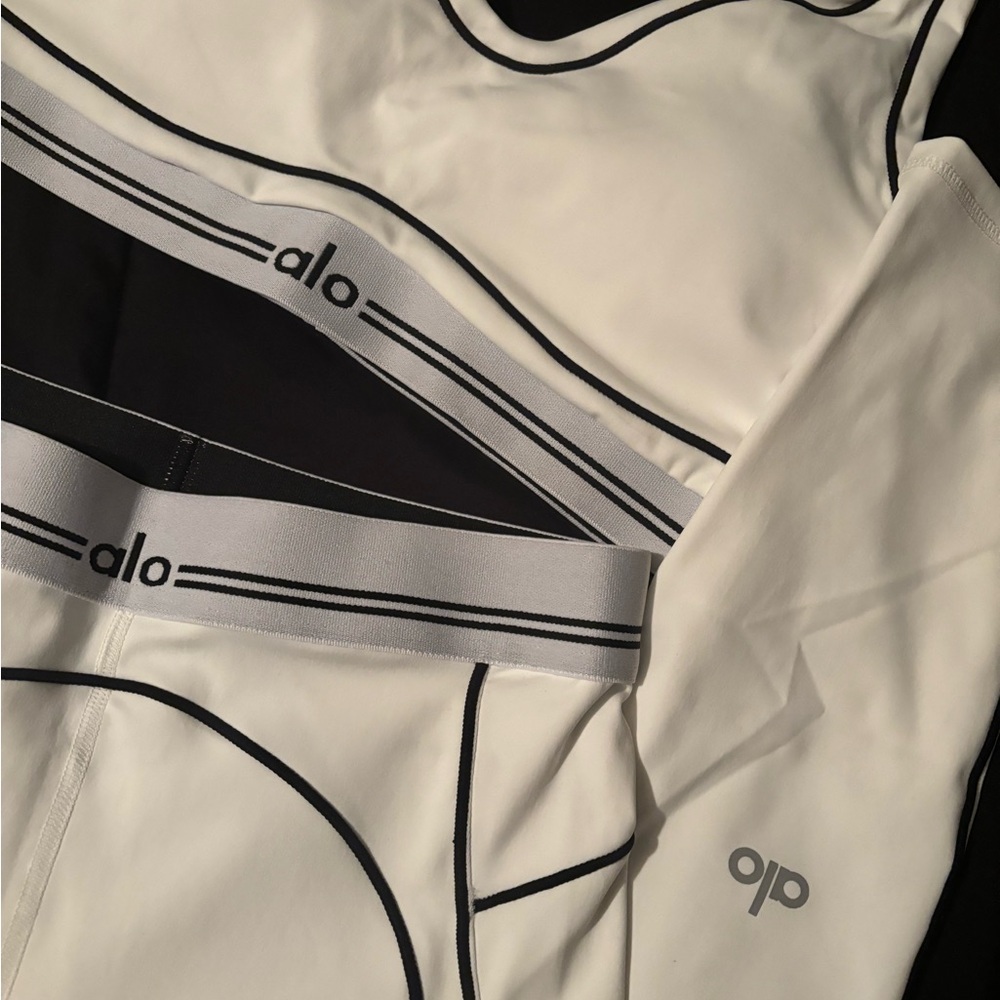 ALO Yoga White and Black Bra and Leggings Set